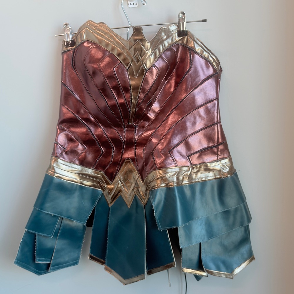 Wonder Woman Cosplay Costume Women Medium Red Blue Metallic Armor Lace Up corset